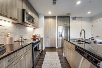 Building Photo - 3798 Greenbriar Dr