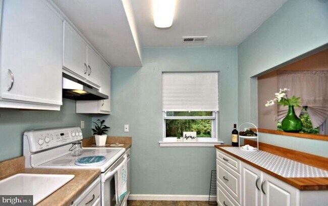 Foto del edificio - 111 Shannon Rd