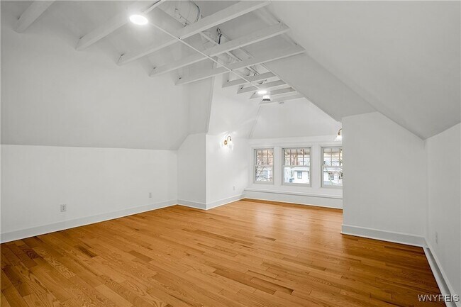 Foto del edificio - 681 Lafayette Ave