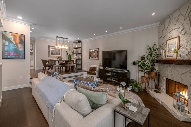 Sunken living room with working fireplace - 11645 Acama St