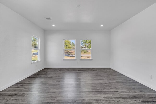 Building Photo - 401 E Martin Luther King Blvd