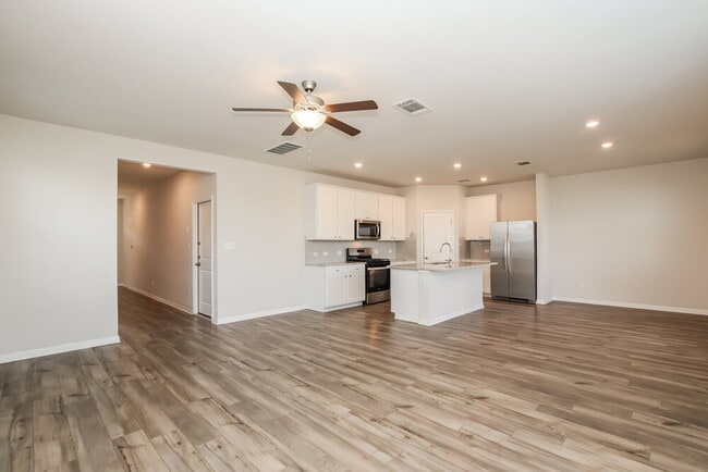 Building Photo - 137 Outlaw Dr