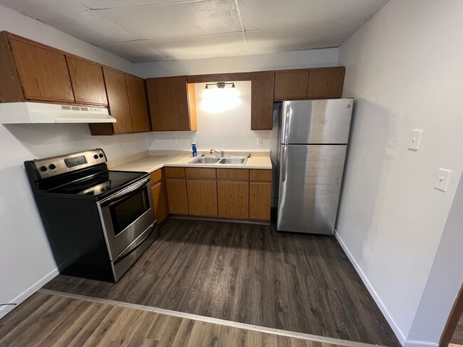 Building Photo - 109 E Main St