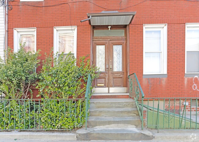 Building Photo - 6815 Forest Ave