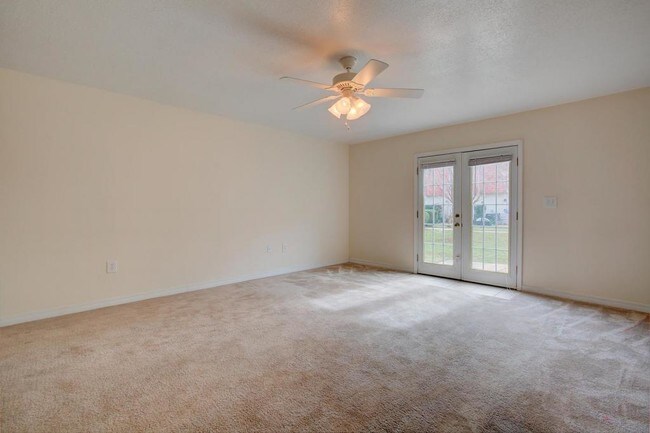 Building Photo - 1334 Pascagoula Street, Pascagoula MS 39567