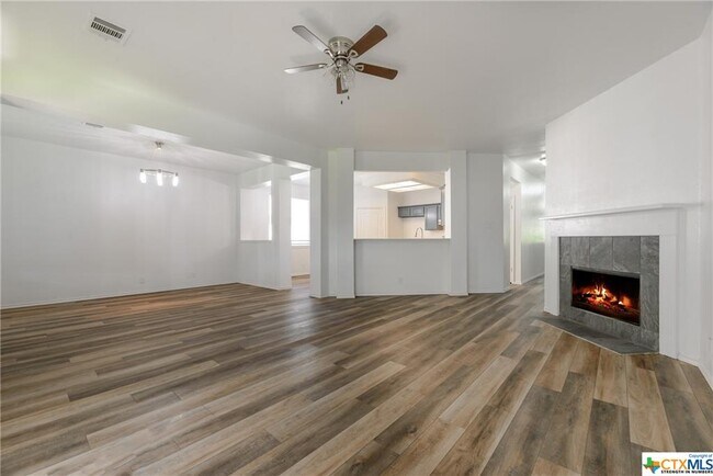 Building Photo - 109 Spice Oak Ln