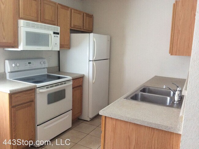 Building Photo - 1420 Greensboro Dr