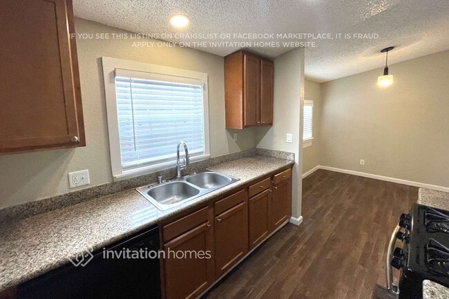 Building Photo - 1536 Emeric Ave