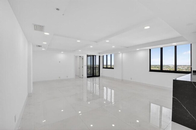 Building Photo - 3420 S Ocean Blvd