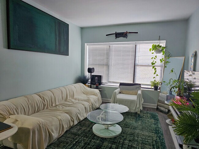 Foto del edificio - 4102 N Kedzie Ave