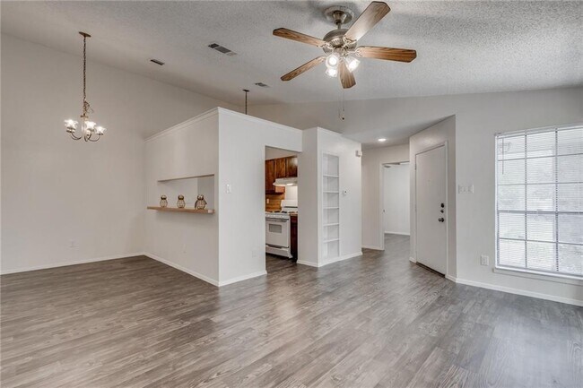 Foto del edificio - 11405 Walnut Ridge Dr
