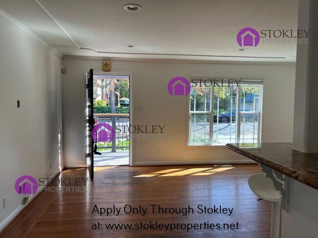 Foto del edificio - 2427 Sycamore Ave