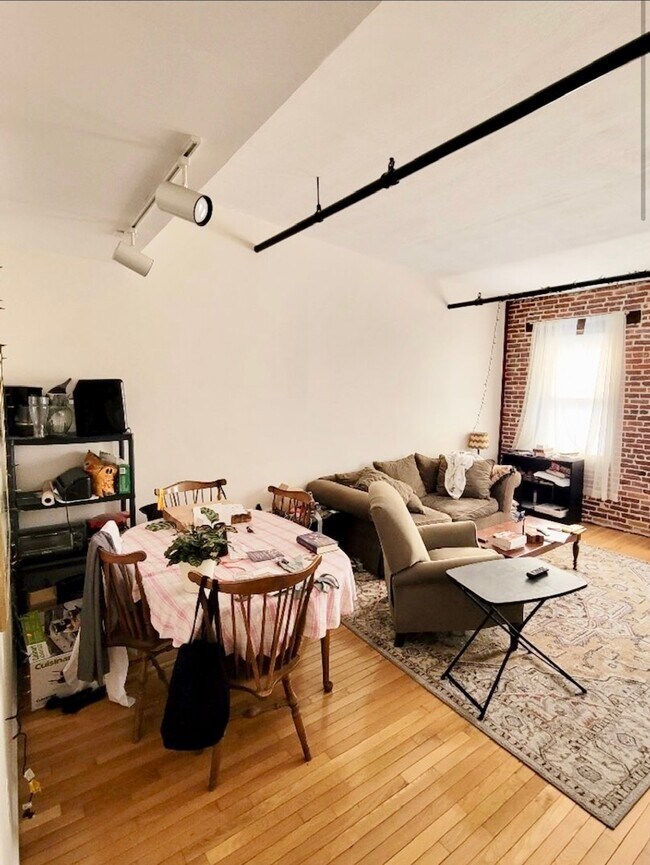 Building Photo - 7 Rantoul St