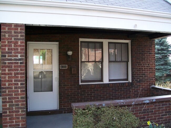 Building Photo - Available May 1, 2026. FLEXIBLE LEASE TERM!  Lease can end April 28, 2027, May 29, 2027 or June 2...