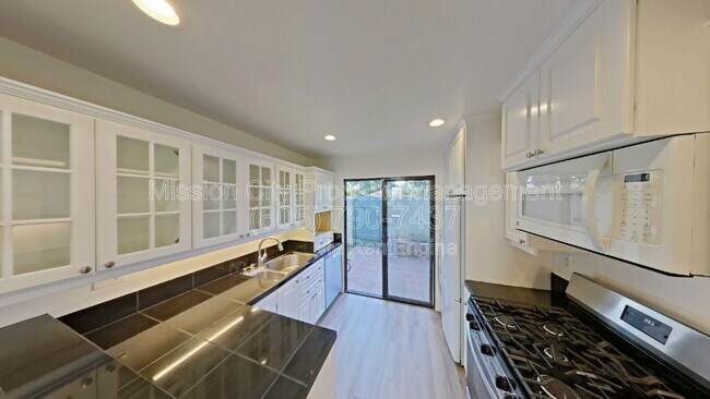 Foto del edificio - 1932 N Jameson Ln