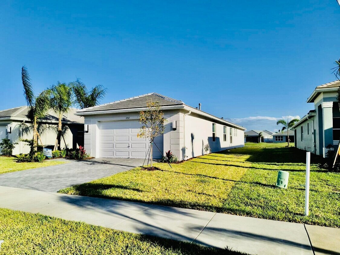 Foto principal - 13352 SW River Rock Rd