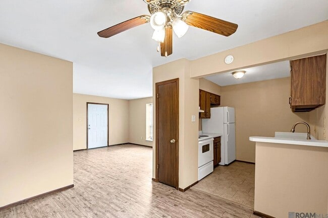 Photo - 2100 College Dr Apartment