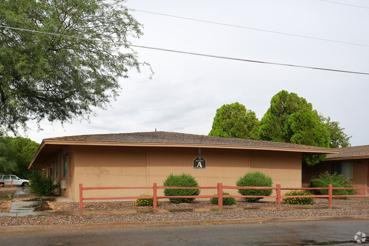 Building Photo - Catalina Country Studio Apartments