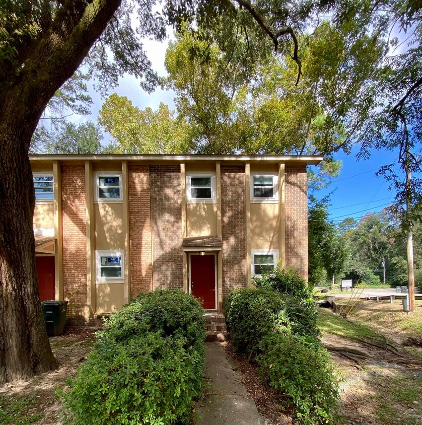 Primary Photo - 1250 Chee Ln