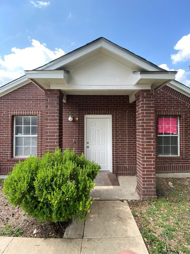 Building Photo - 6339 Aspen Farm