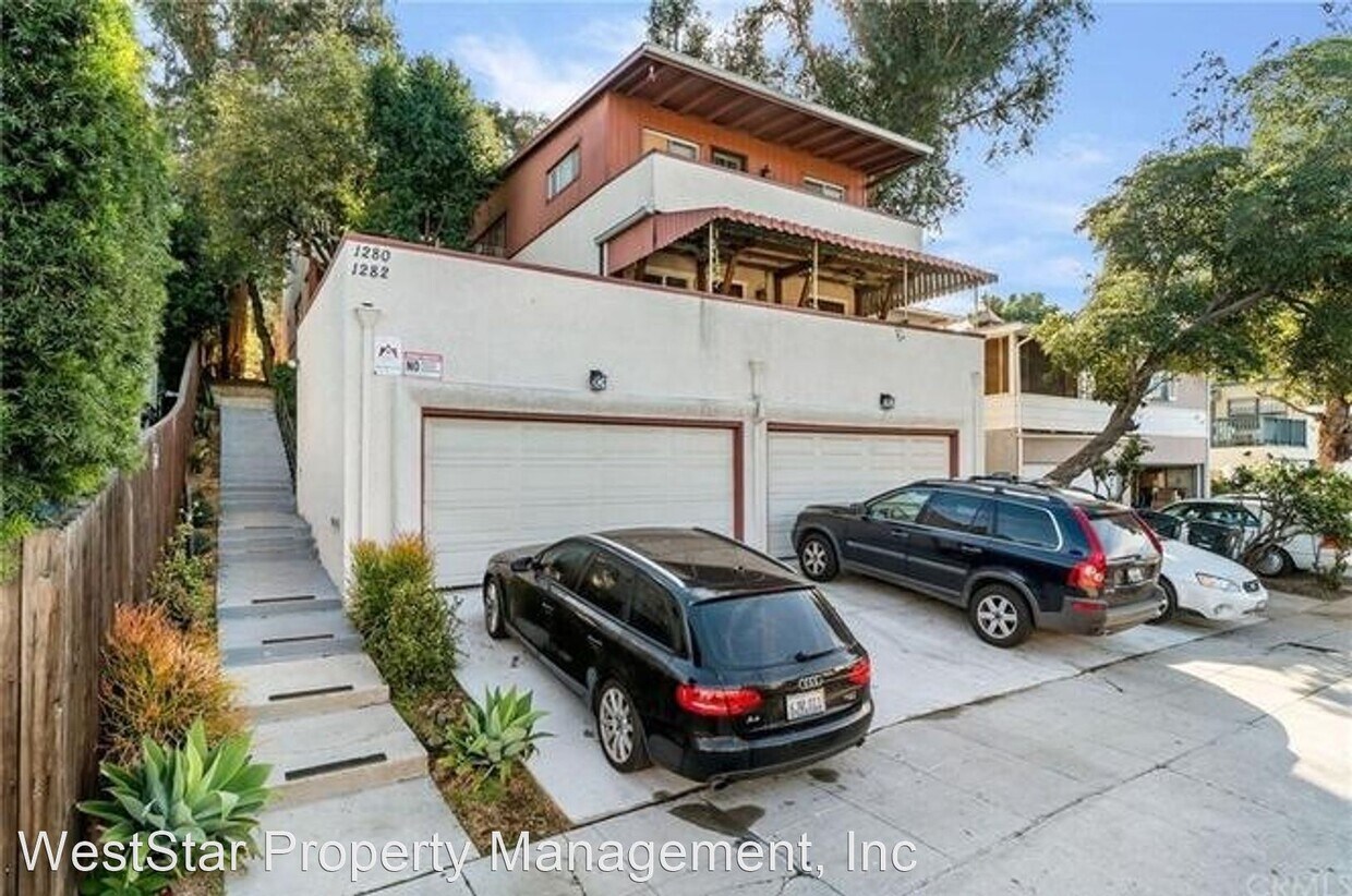Primary Photo - 1280 West Blvd