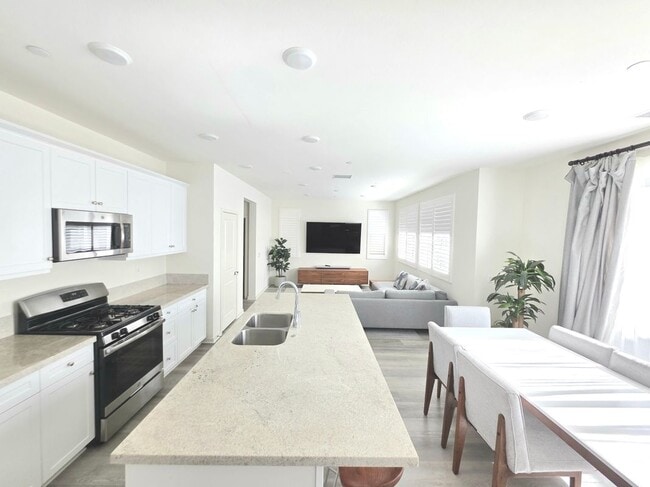 Building Photo - 1612 Ruedy Pl