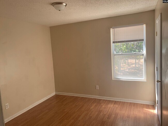 Foto del edificio - 495 Bushberry Rd