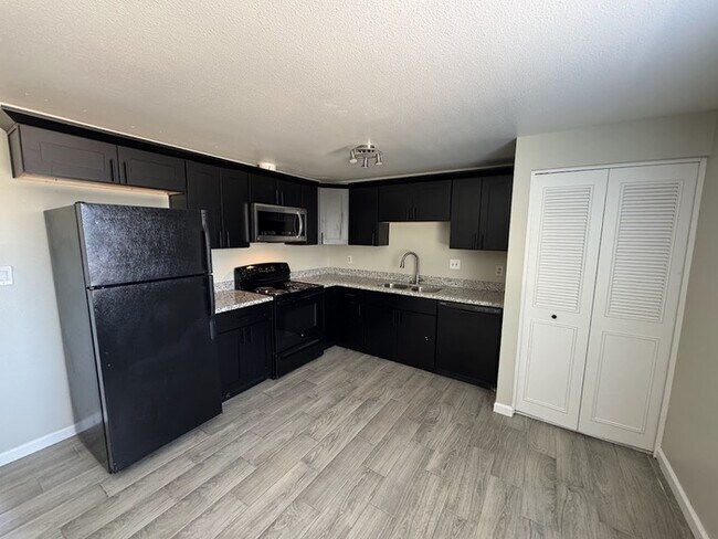 Foto del edificio - 7361 W Coronado Rd