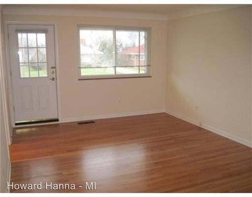 Building Photo - 1610-1612 Greenview Dr