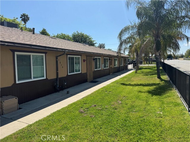 Building Photo - 1039 Pacific St