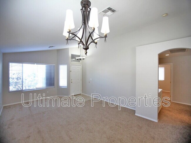 Foto del edificio - 7725 W Foothill Dr