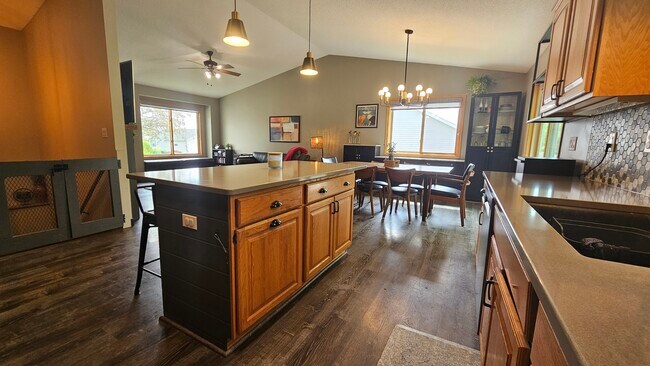 kitchen island - 6285 Jonathan Dr NW