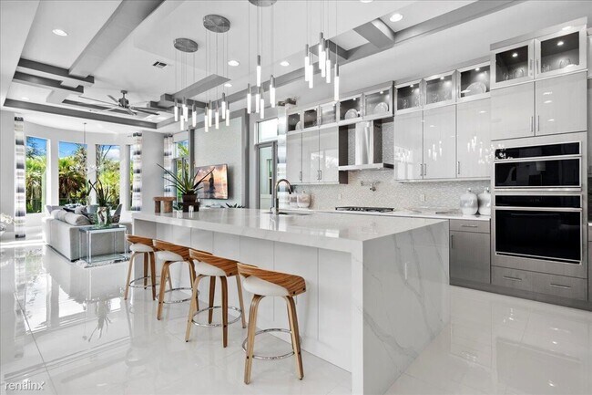 Foto del edificio - 5 br, 5.5 bath House - 4210 Mendel Ln