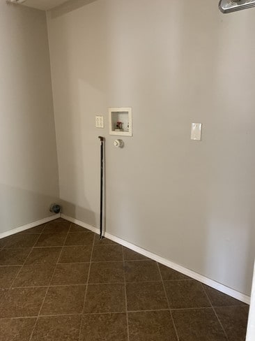 Building Photo - 2922 N Avalon Pl
