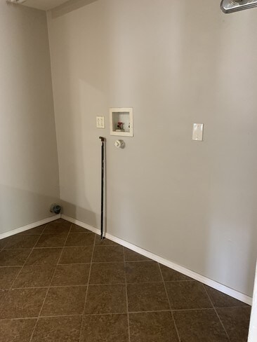 Foto del edificio - 2922 N Avalon Pl