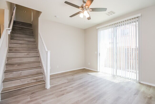 Building Photo - 4254 E Carla Vista Dr