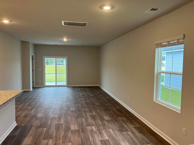 Building Photo - 808 Wapama St