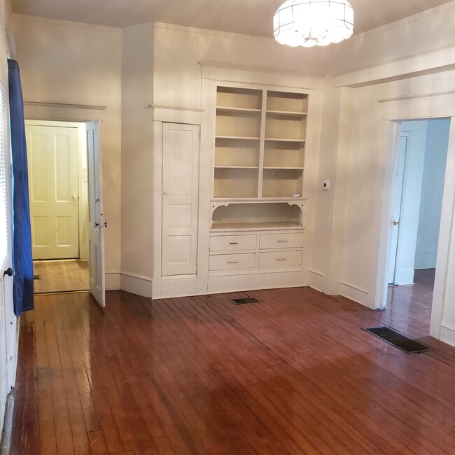 Building Photo - 314 Fowzer St