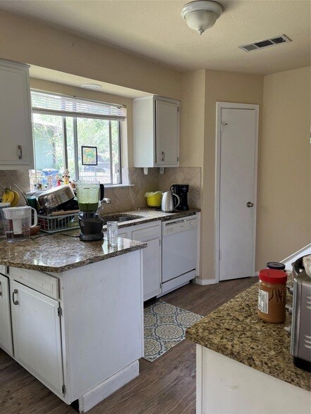 Building Photo - 12214 Forsythe Dr