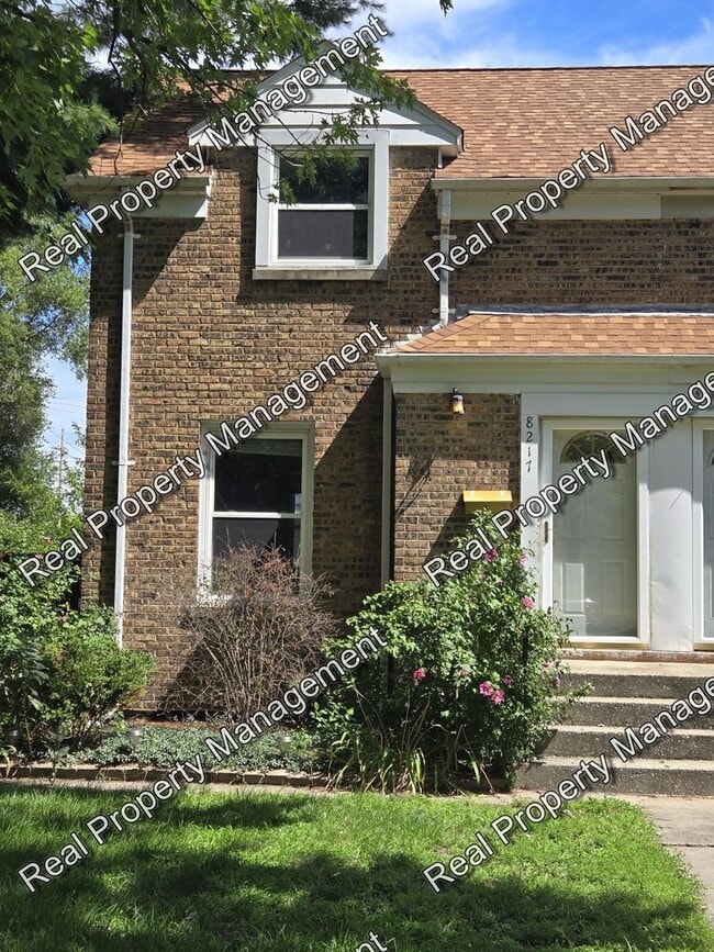 Building Photo - 8217 Highland Pl