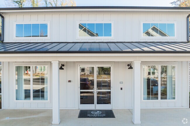 Building Photo - Madison Overlook