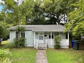 Building Photo - 712 Gomains Ave