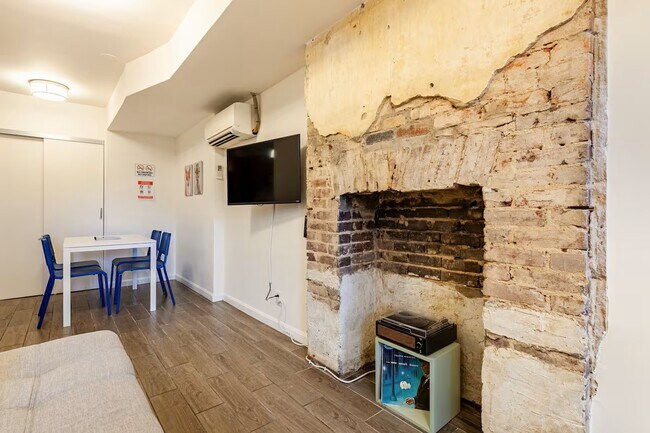 Foto del edificio - 619 10th St NE