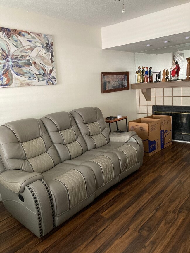 Foto del edificio - 7618 Colonial Ct