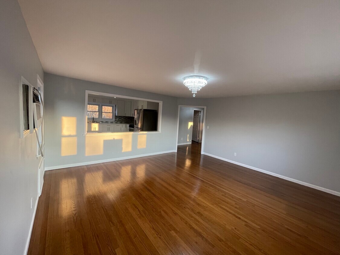 129 Ellsworth Ave Unit 2nd floor, Harrison, NY 10528 Apartments in