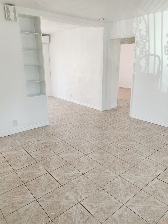 Building Photo - 3343 E Del Mar Blvd