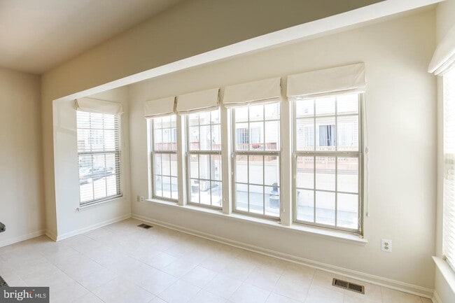 Building Photo - 12137 Amber Ridge Cir