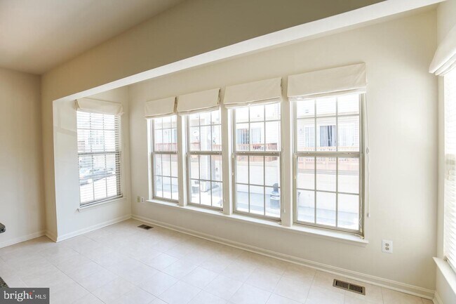 Foto del edificio - 12137 Amber Ridge Cir