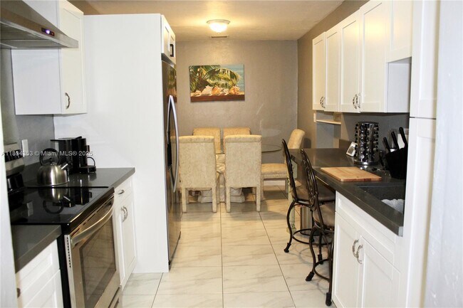 Foto del edificio - 3400 SW 25th St
