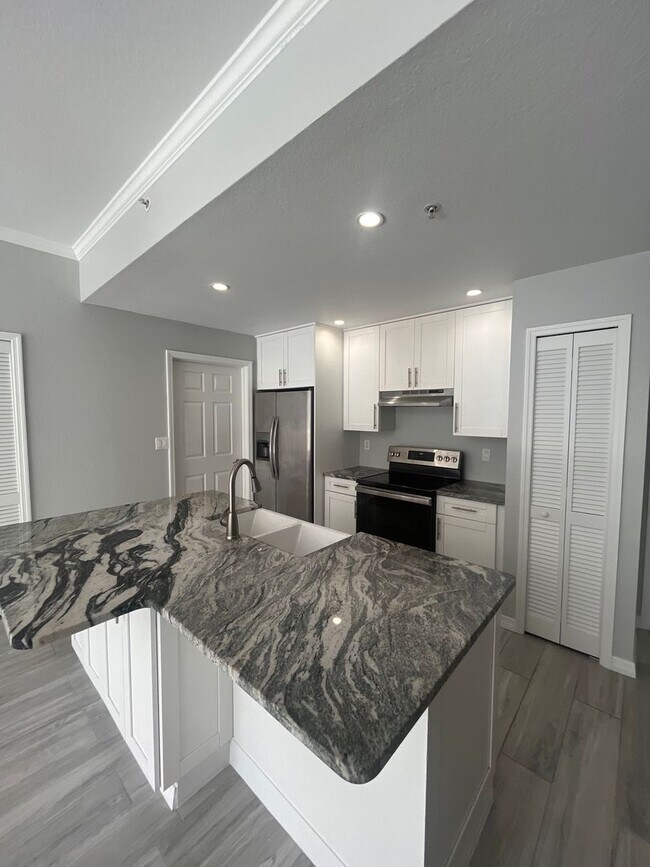 Foto del edificio - 700 S Harbour Island Blvd